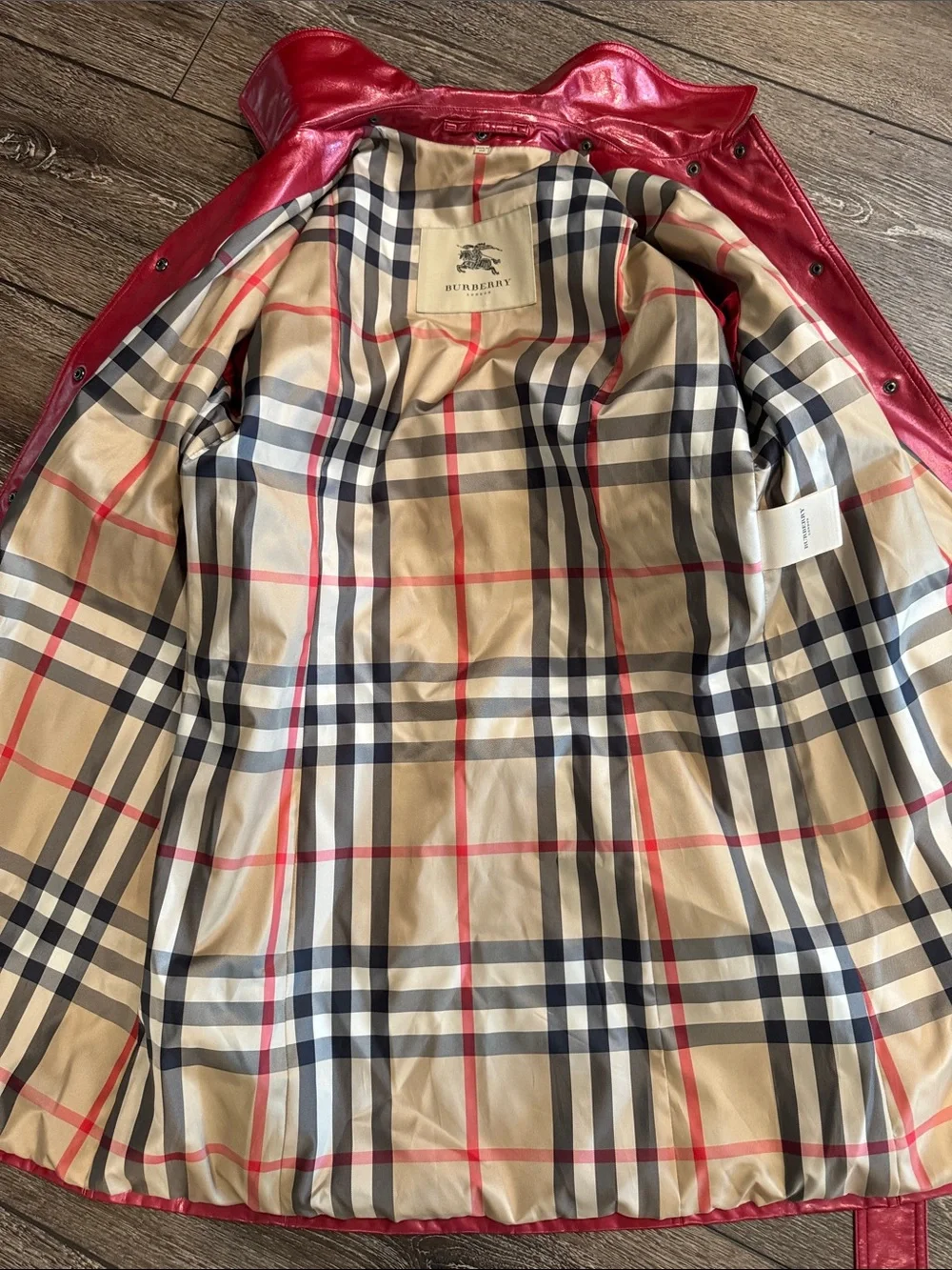 Authentic Burberry London Backworth Glossy Trench Coat with Belt - Picture 13 of 17